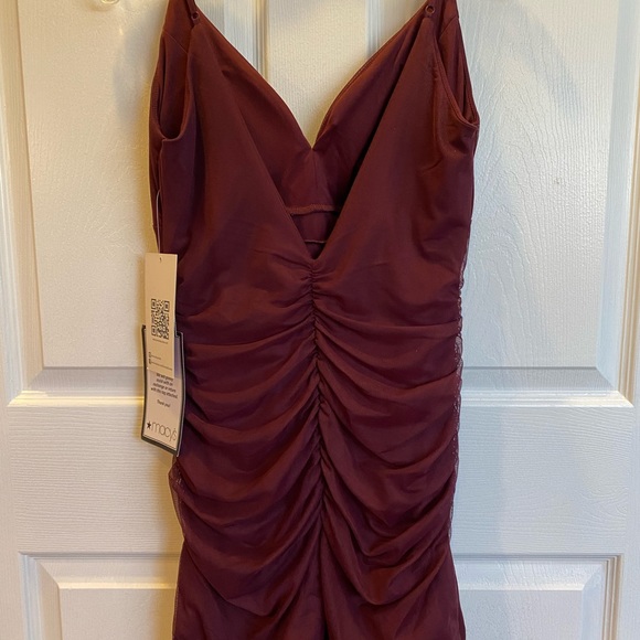 Dress - Picture 3 of 10